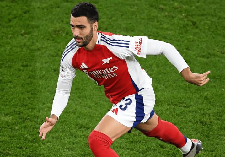 多位阿森纳跟队：梅里诺遭遇脚部不适情况，无法出战利兹联