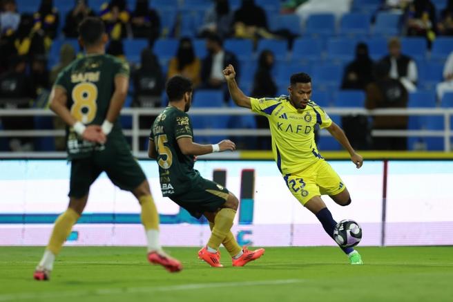 半场：拉斯永恒0-0胜利，本托失误险丢球，西马坎造险