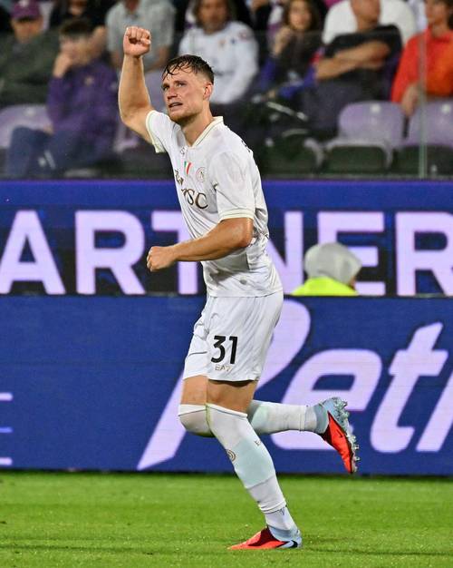 古铁雷斯精彩内切兜射破门，那不勒斯2-0领先佛罗伦萨